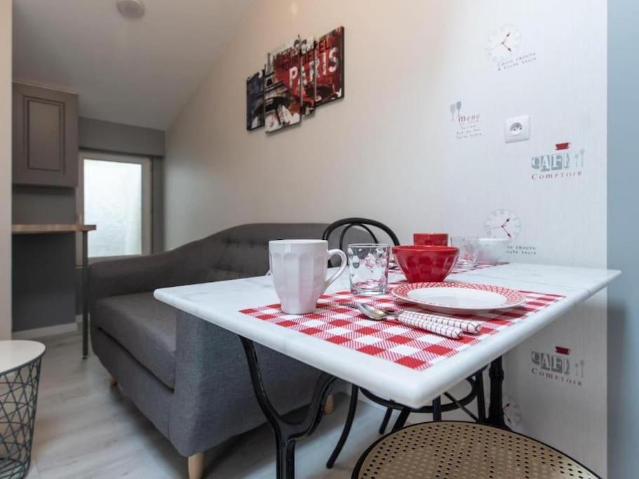 Le Paris Eiffel - Appartement Cosy En Plein Centre Бургуэн Экстерьер фото