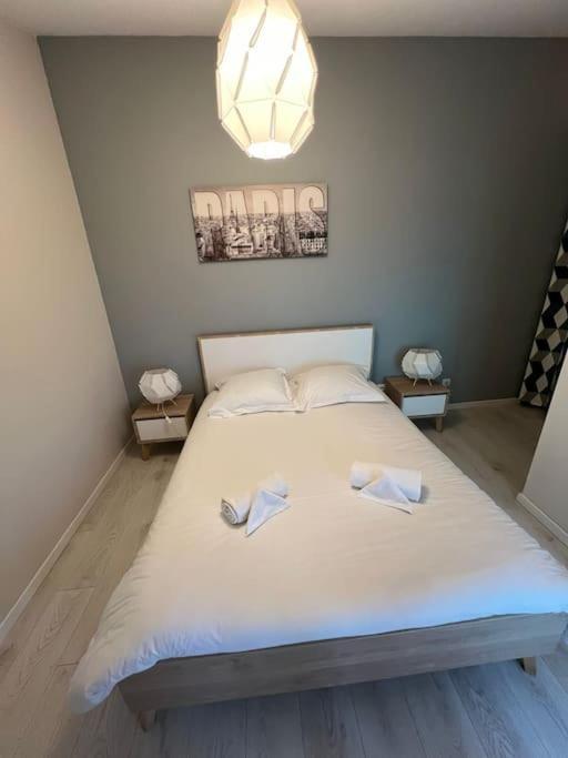 Le Paris Eiffel - Appartement Cosy En Plein Centre Бургуэн Экстерьер фото